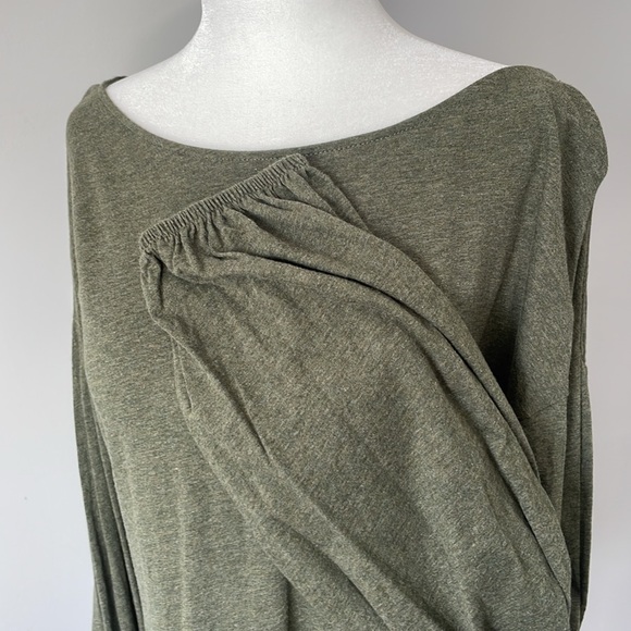 Banana Republic 🍌Green Top - Picture 2 of 6